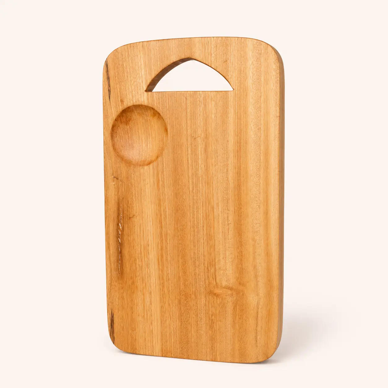 Tabla para servir con asa
