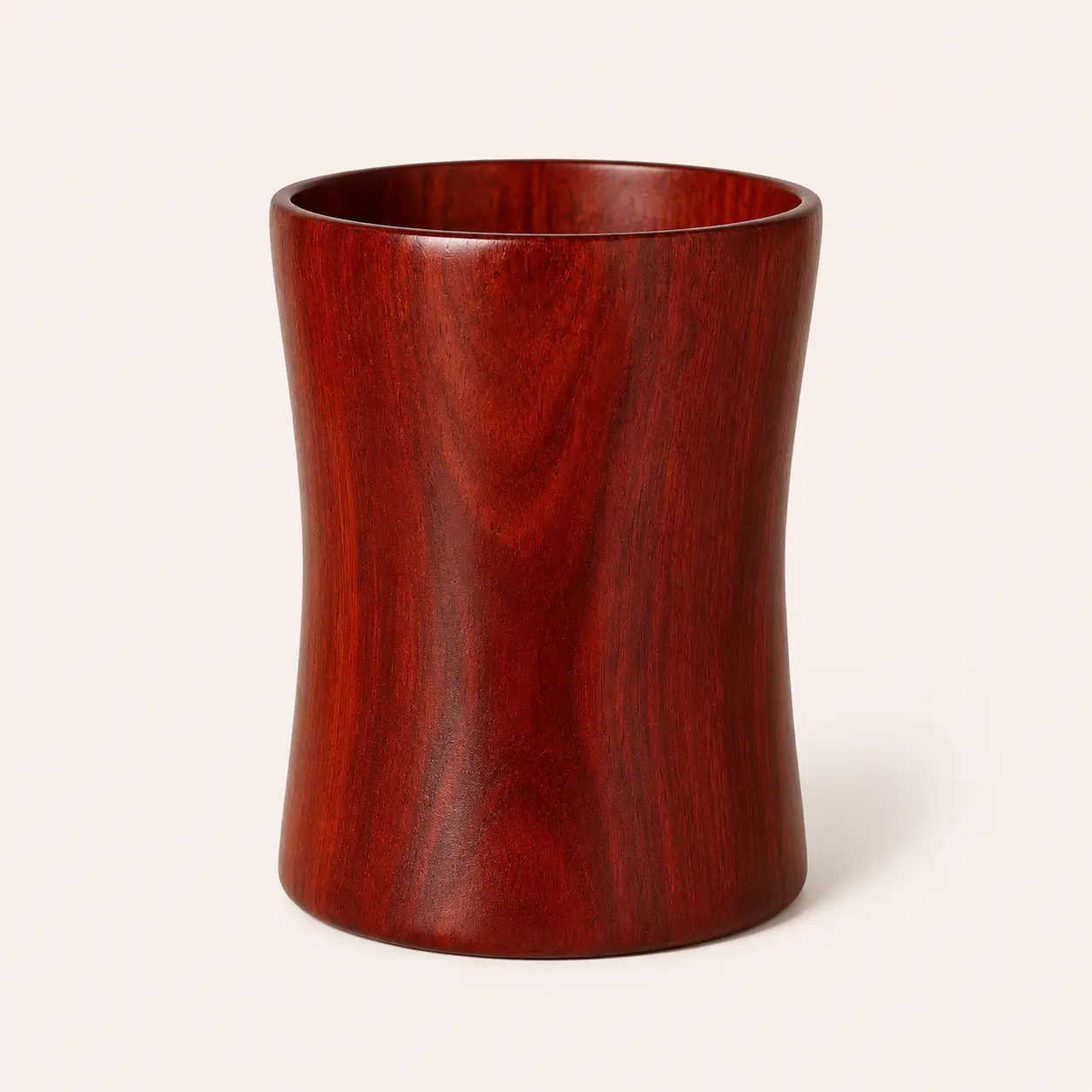 Vaso curvo de madera